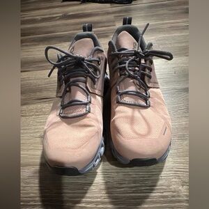 Women’s OnCloud sneakers